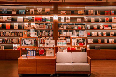 書店公共性的精煉抑或消耗？從「青鳥」爭議談台灣書業的結構問題