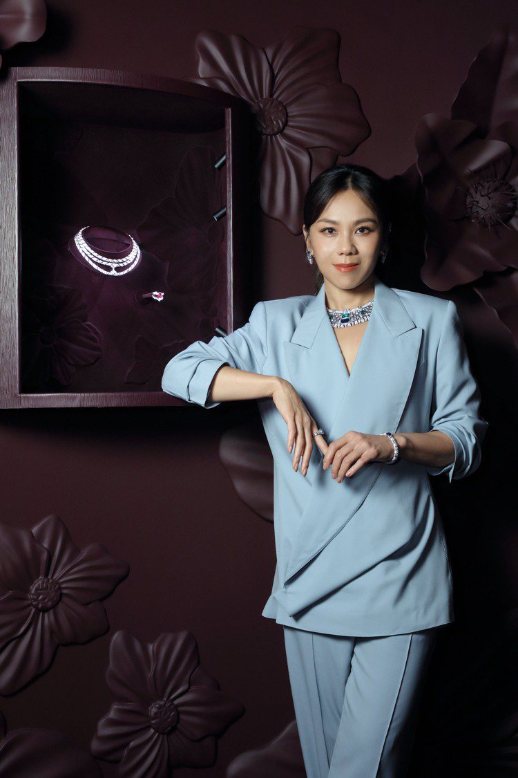 蔡健雅配戴總價逾2億元的路易威登高級珠寶出席珠寶展活動。圖／路易威登提供