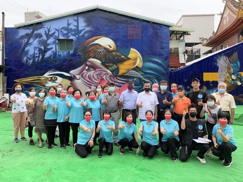 羅東鎮東安社區於9月6日舉行「繪出東安的社彩」塗鴉彩繪牆啟用活動，宜蘭縣議會副議...