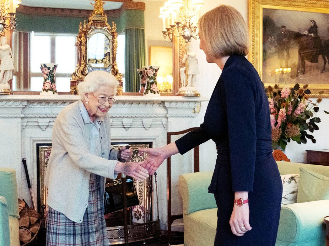 9月6日，英國女王最後一次公開亮相就是接見英國新首相特拉斯，這也是其任內接見的第...