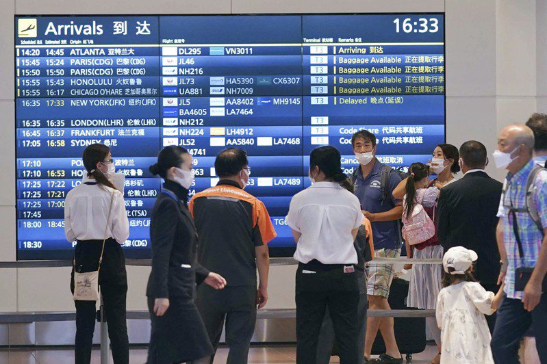 日本政府以10月為目標開放國門，可能有條件開放外國旅客自由行、恢復短期免簽及解除每天入境人數上限。圖／美聯社資料照