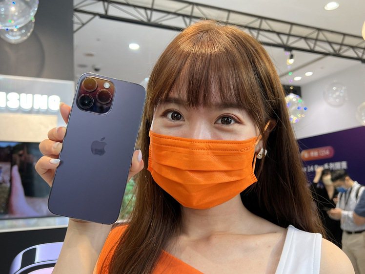 iPhone 14 Pro、iPhone 14 Pro Max新色深紫色大受果粉...