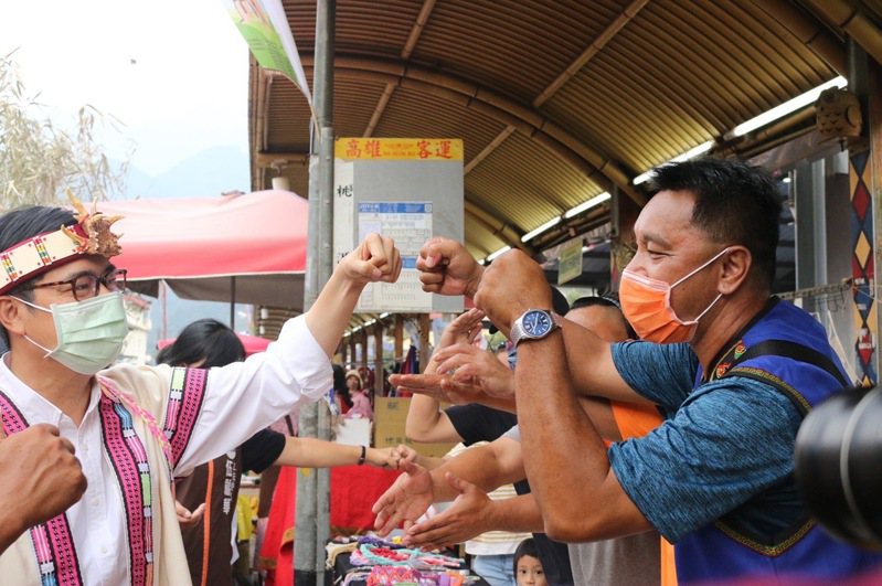 陳其邁昨參加布農族射耳祭，被取名「Biung」，是英雄之意。記者王昭月／翻攝