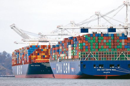貨櫃海運運力持續看增，未來兩三年內恐持續供過於求。（歐新社）