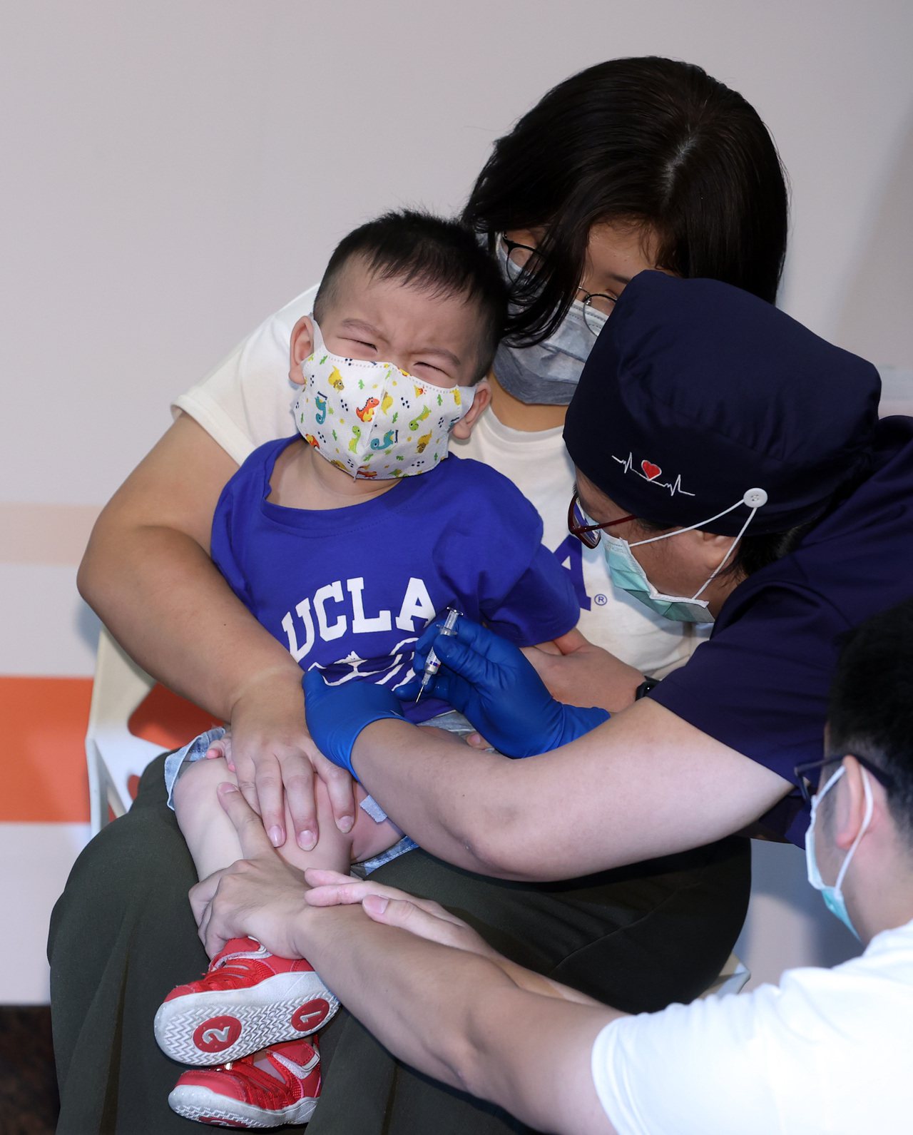 過去七周類流感門急診就診人次增加三成六，專家預估，台灣勢必迎來一波流感大流行，接種流感疫苗顯得很關鍵。本報資料照片