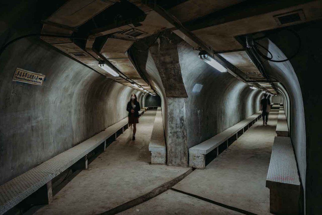 民眾可藉此一探隧道秘境，感受現場特殊的歷史氛圍 圖／高雄市政府文化局
