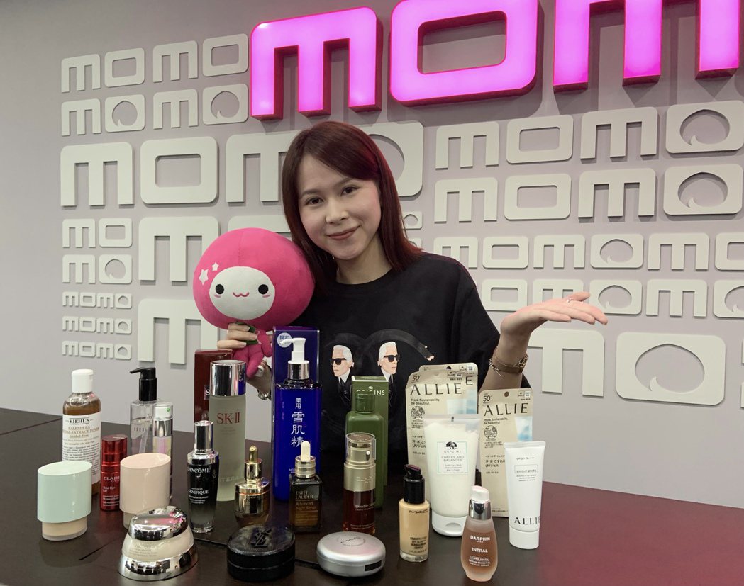 周年慶將至，momo美妝早鳥預購銷售締佳績，短短兩周年增衝破40%。圖/富邦媒提...
