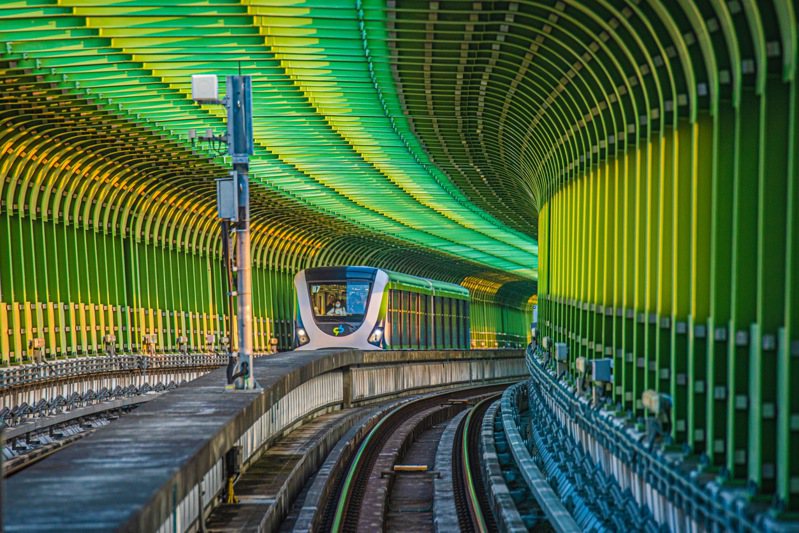 台中捷運公司舉辦攝影比賽，圖為專業組銀「台中捷運綠線-美麗之景」圖／中捷提供
