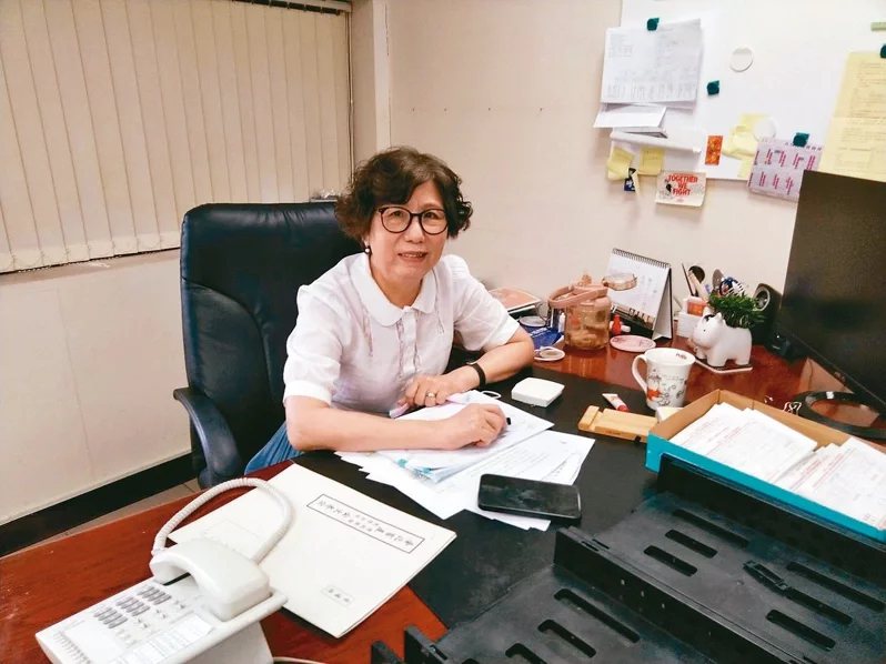 台北畜產公司總經理林玲玲人生歷經多個轉彎，每個轉彎都有極大挑戰，她是樂觀以對，讓...