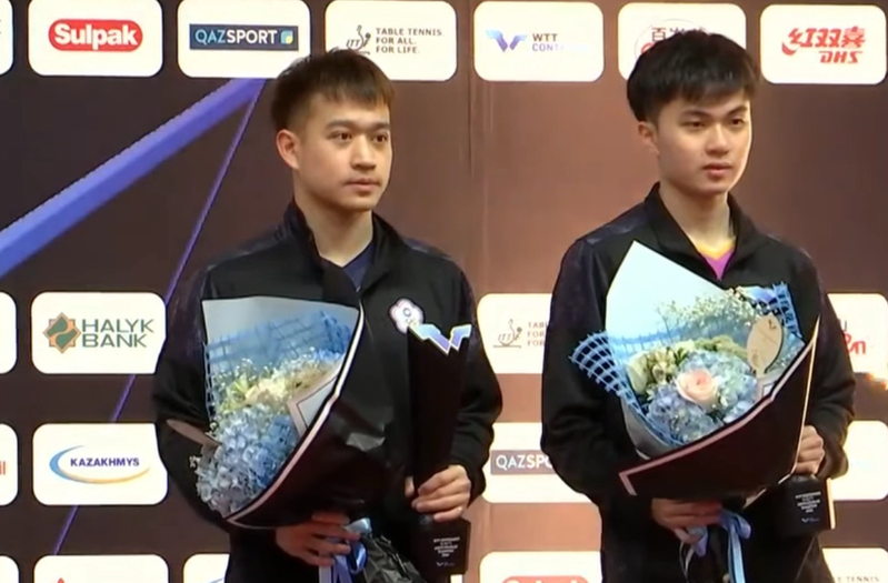 林昀儒(右)與廖振珽(左)靠著上周在WTT男雙奪冠奪冠，世界排快速上升9名，來到第15名！ 擷圖自畫面