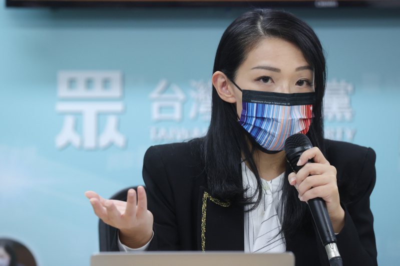 民眾黨新竹市長參選人高虹安遭爆論文抄襲，上午她舉行記者會捍衛清白。記者葉信菉／攝影