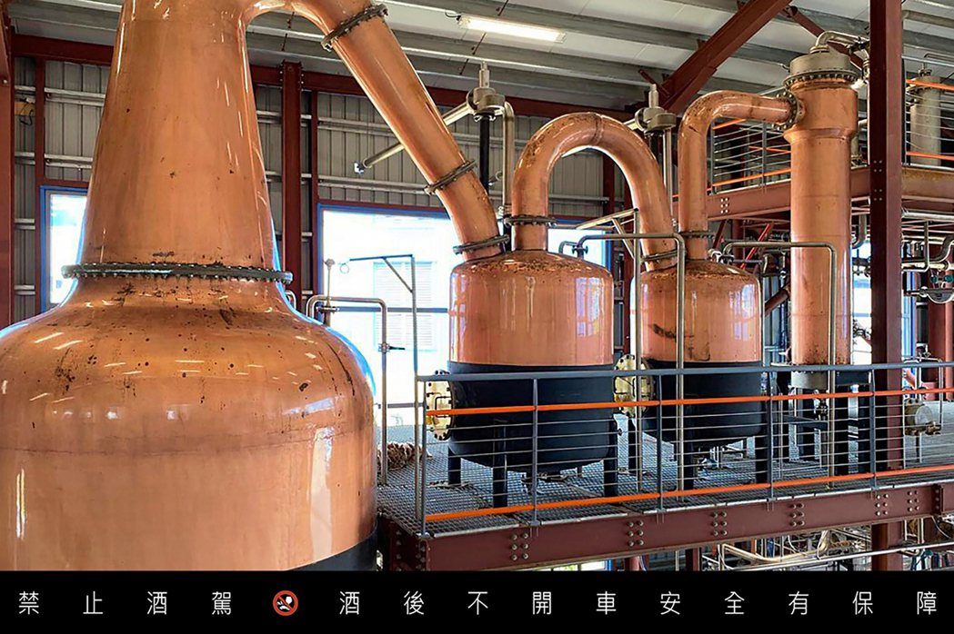 革命家蘭姆酒廠的頂尖蒸餾器設備。大隆嘉禾／提供