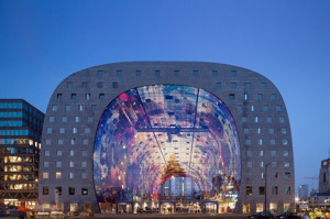 荷蘭MVRDV建築師事務所建的鹿特丹市場，被譽為全球最美市場，充分實踐公共性。圖／取自MVRDV官網