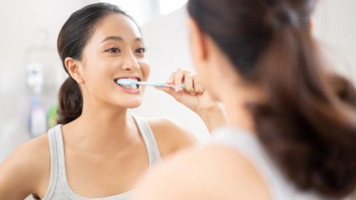 口腔保健可預防糖尿病發作？  每天刷牙3次風險降8%。 圖／潮健康