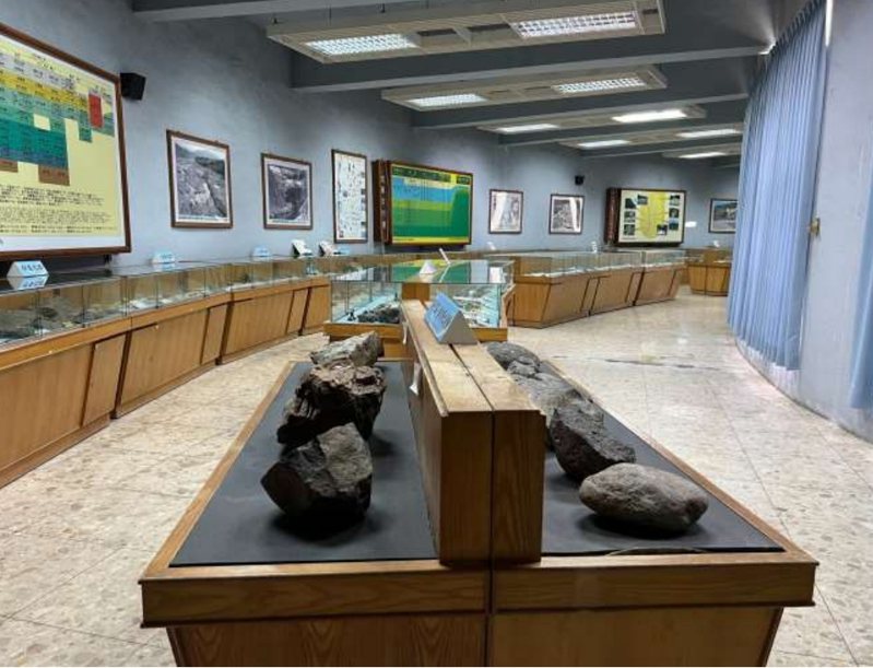 高雄甲仙化石館成立28年，內部設備陳舊，議員批評無法吸引遊客。記者徐白櫻／翻攝
