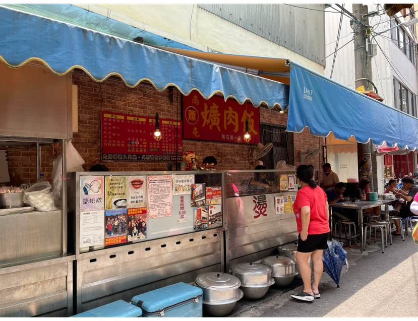 「南屯蕭爌肉飯」隱身南屯市場內，是到當地必點的經典美味。 記者劉柏均／攝影