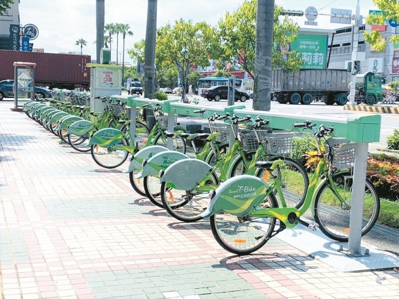 台南市長參選人謝龍介表示，當選後公共自行車全面改用YuBike系統。圖／本報資料照片