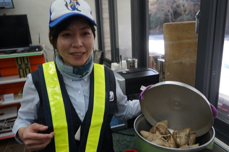 台灣中油關原加油站的雲端肉粽，是馳名的中橫美食。圖／本報資料照片