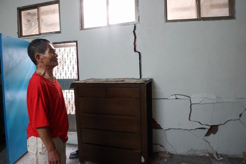 918大地震造成花蓮南區鄉鎮多棟民宅嚴重受損。本報資料照片