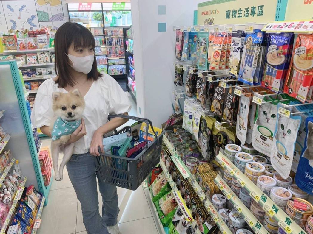 統一超旗下台灣7-ELEVEN去年則開始推出寵物專區，目前已突破1,300家門市...