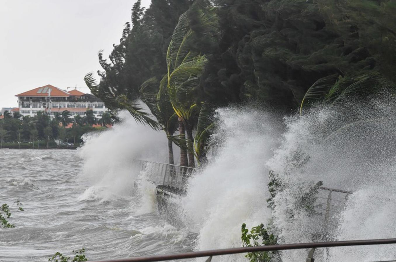 颱風奧鹿來襲，福建、廣東、海南島沿海將有6至7級風，陣風8至9級。（微博照片）