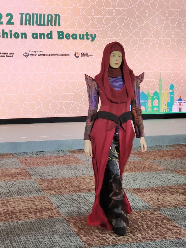 「端莊時尚」意指穆斯林在服飾打扮上須符合伊斯蘭教義，同時結合時尚設計感的一種生活...