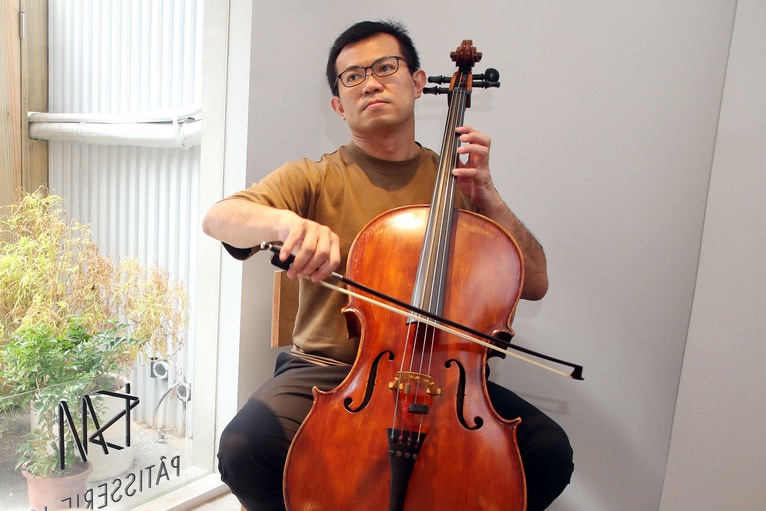 大提琴家陳世霖，同時在天母創辦「ISM主義甜時」。記者邱德祥／攝影