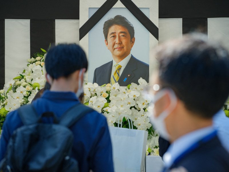 日本前首相安倍晉三的國葬將於當地時間27日下午2時（台灣時間下午1時）在東京都千代田區的日本武道館舉行，預計出席賓客約達4000多人。路透