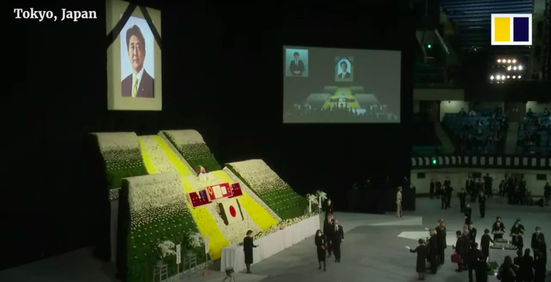 日本前首相安倍晉三的國葬，目前進入各國代表獻花環節，唱名到我國代表團時用「台灣」來稱呼。截自YouTube影片