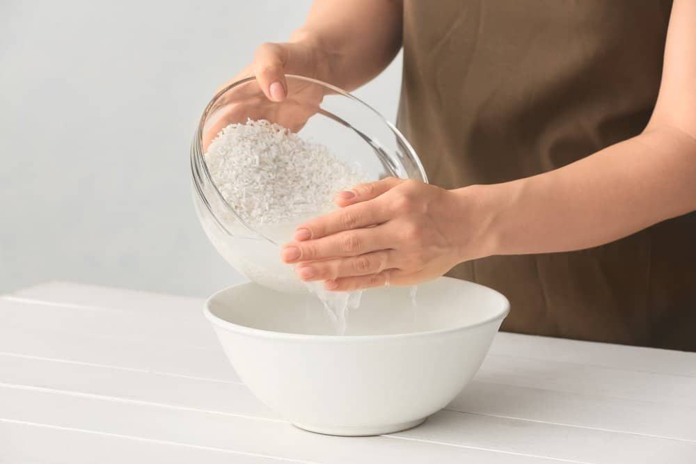 洗米是煮飯的關鍵步驟之一。 圖／達志影像