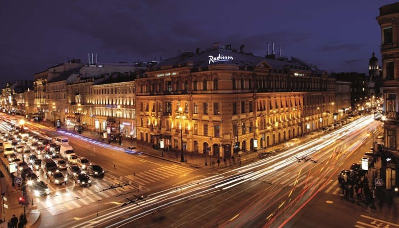 烏克蘭飯店正式名稱為Radisson Royal Hotel，習慣沿用舊名烏克蘭飯店。此建築落成時是世界最高的旅館，號稱莫斯科「七姐妹」之一。圖擷自維基百科，由烏克蘭飯店官網提供