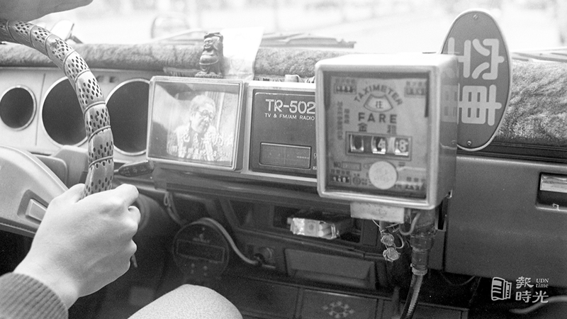 街景，車上裝有小電視。圖＼聯合報系資料照（1985/02/13　本報記者攝影） 