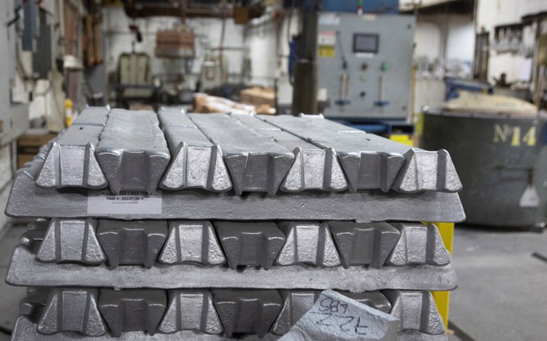 在LME交易的铝价29日劲扬8.5%，涨抵每吨2,305美元，创下历来最大盘中涨幅。 （路透）(photo:UDN)