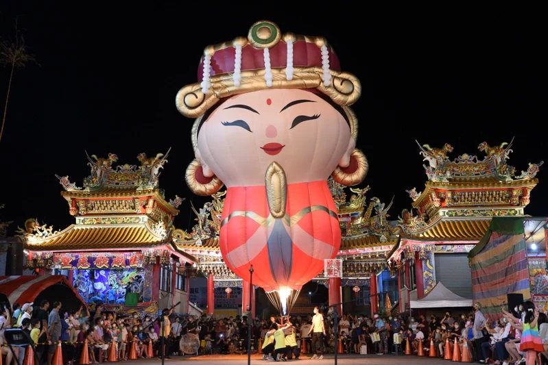 媽祖造型熱氣球，上周在台東天后宮亮相讓信眾驚訝不已。 圖／杜寶漢提供