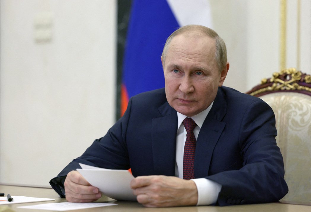 俄羅斯總統普亭29日承認俄羅斯政府在執行他的草案時出現「錯誤」，表明克里姆林宮正...