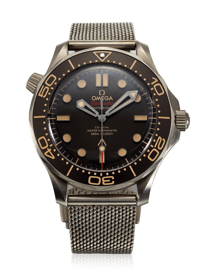 表款使用鈦金屬表殼與創新編織紋金屬鍊帶，設計時並參考Daniel Craig建議的海馬潛水300米腕表007限定款，展現了粗獷、強悍的男人味。圖 / OMEGA提供