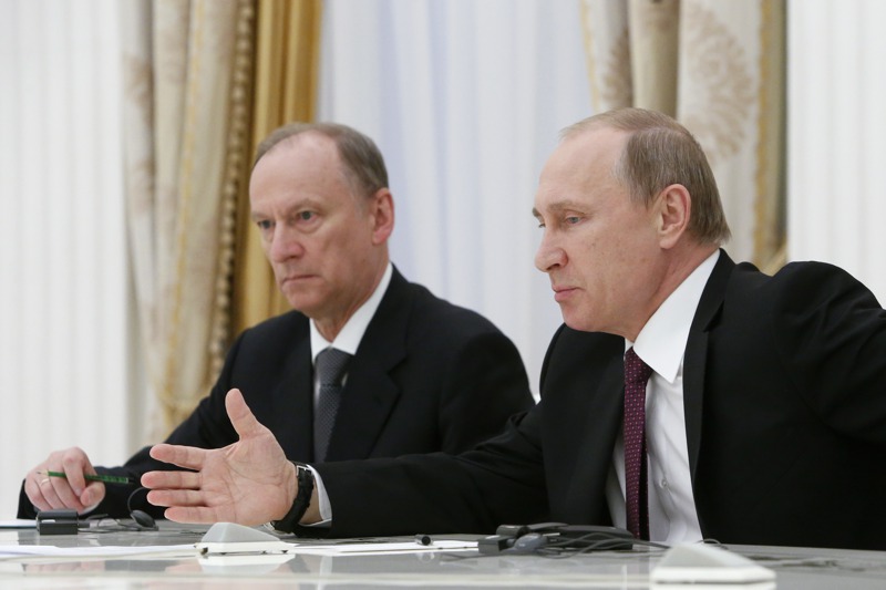 帕特魯舍夫（左）和普亭認識近半世紀，圖為兩人2015年出席金磚四國峰會。美聯社