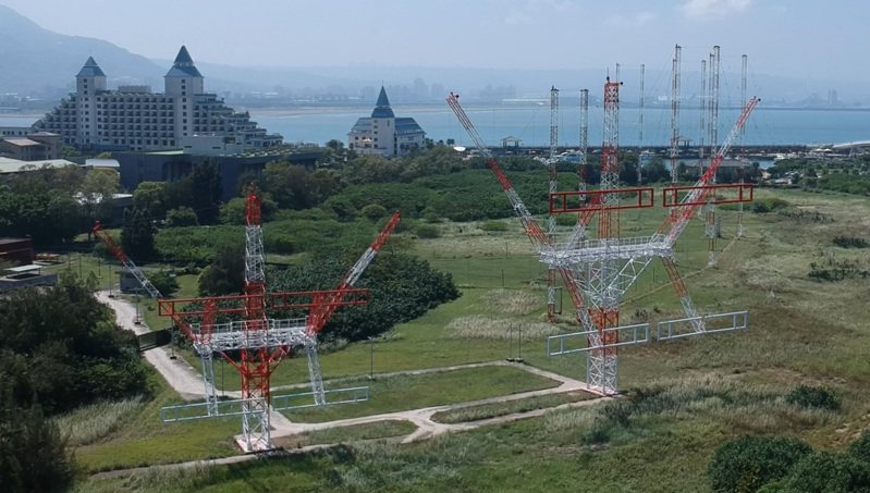 國防部軍情局將建構新型短波天線發射陣地，強化對中國大陸廣播電波強度。圖為央廣對大陸廣播的短波天線群。記者洪哲政／攝影