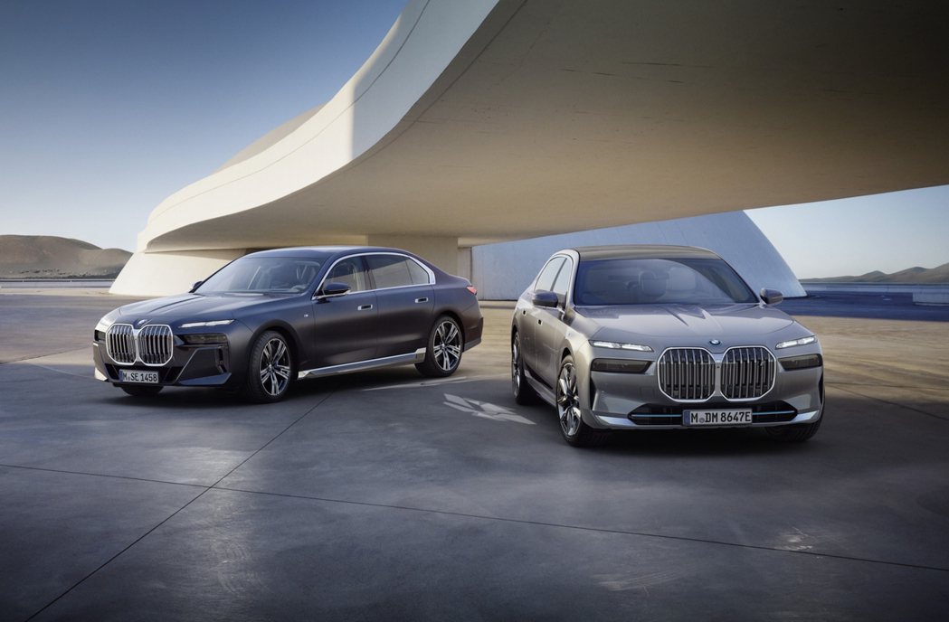 全新世代BMW 7系列豪華長軸旗艦預售正式展開，預售參考價為新台幣488萬元起。 圖／汎德提供
