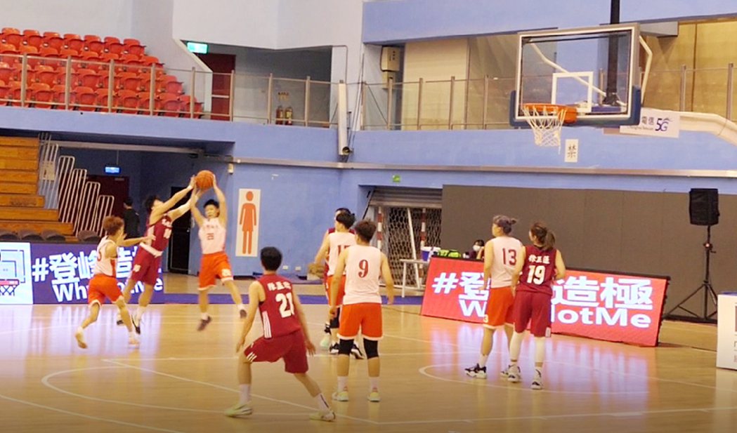 文化大學與台灣師大女子籃球隊精采對決，最後文化大學以5連勝封后。