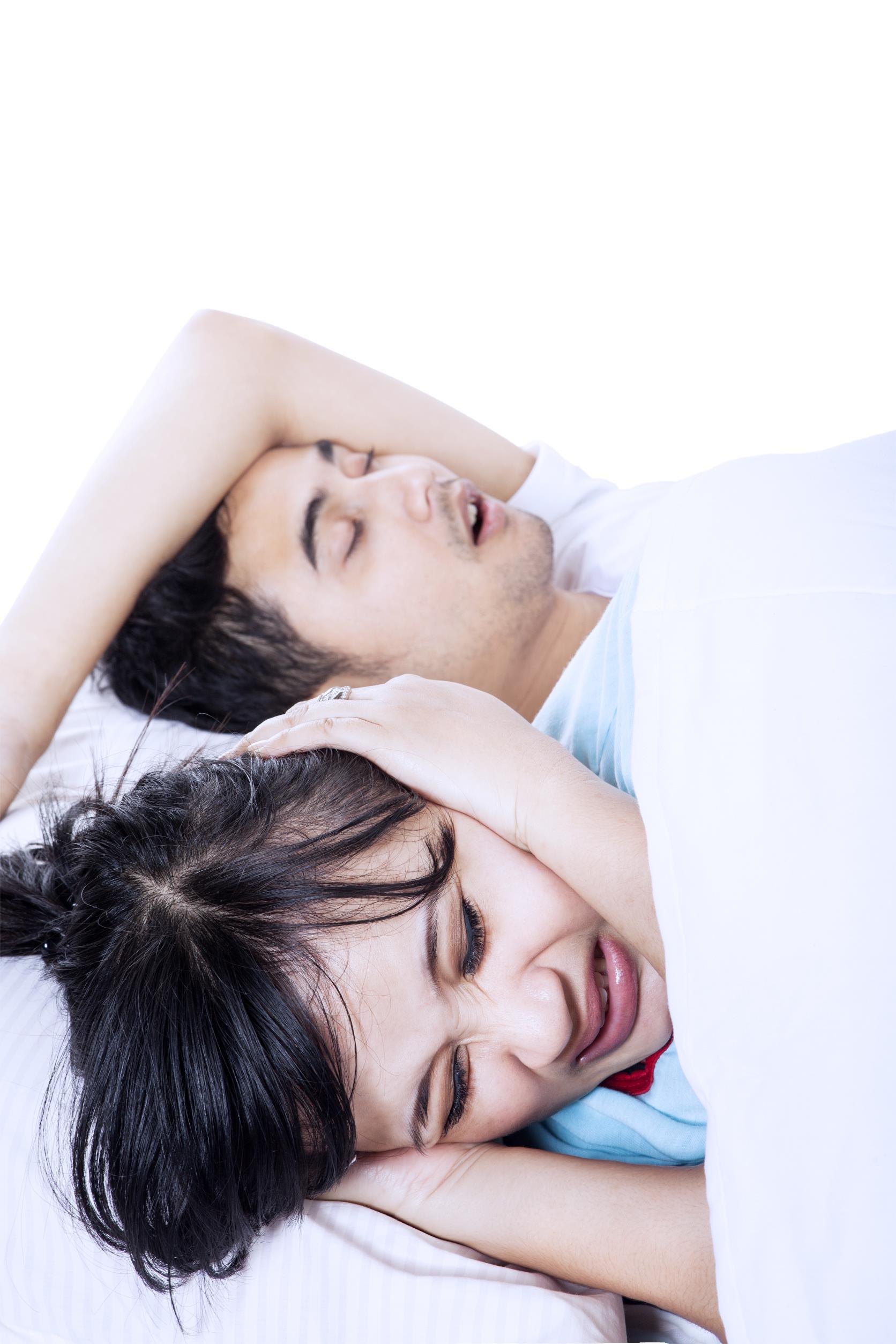 打鼾除了影響他人睡眠外，還可能患有阻塞型睡眠呼吸中止症候群。圖／123RF