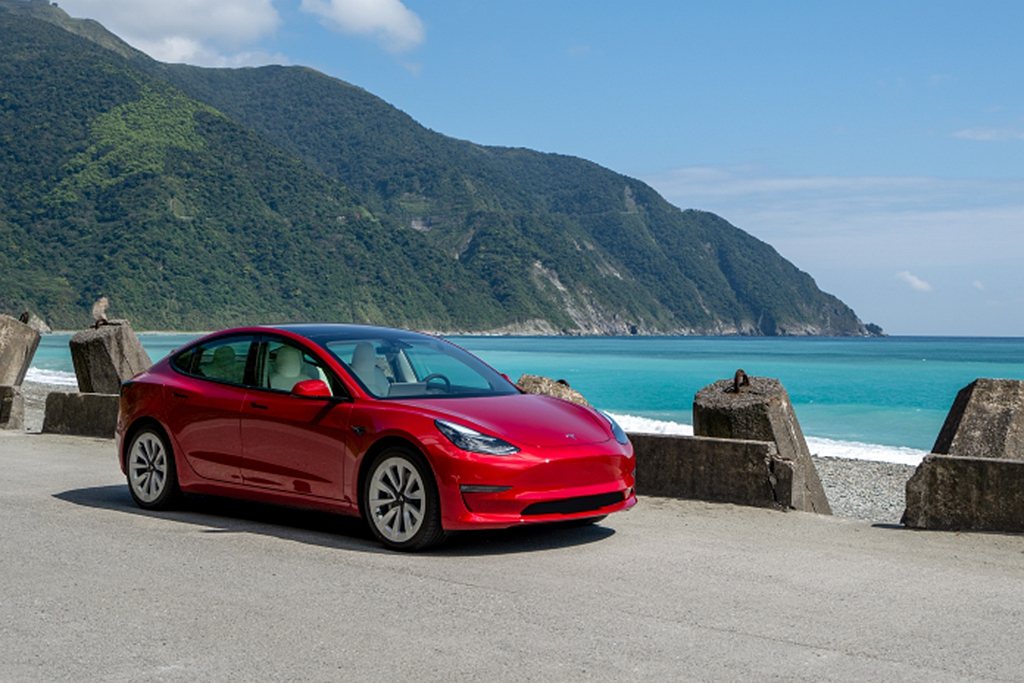 特斯拉Model 3再度刷新紀錄，台灣第三季掛牌突破2,400輛 宣布新增新北、高雄兩座全新超級充電站。 圖／Tesla提供