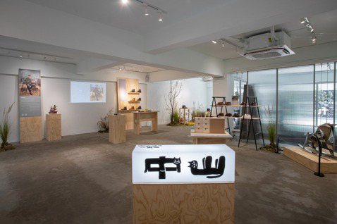 今年是台灣手工皮鞋品牌林果良品成立的第16個年頭，因此品牌以「轉大人」為概念，舉...