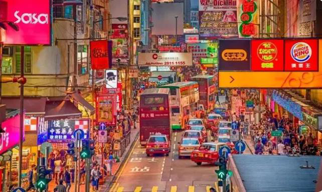 香港將宣布全面恢復正常，港府將派發50萬張機票吸引全球遊客。圖為香港街景。(E旅行)