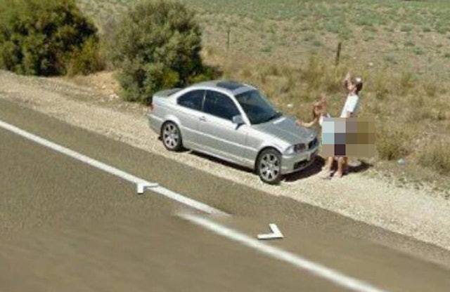 澳洲高速公路Google街景照片見到一對男女疑似「活春宮」，定格照近日瘋傳。（Google Maps）