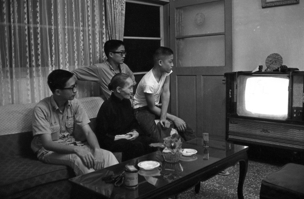 1970年前後電視機在台灣逐漸普及。 圖／聯合報系資料照片