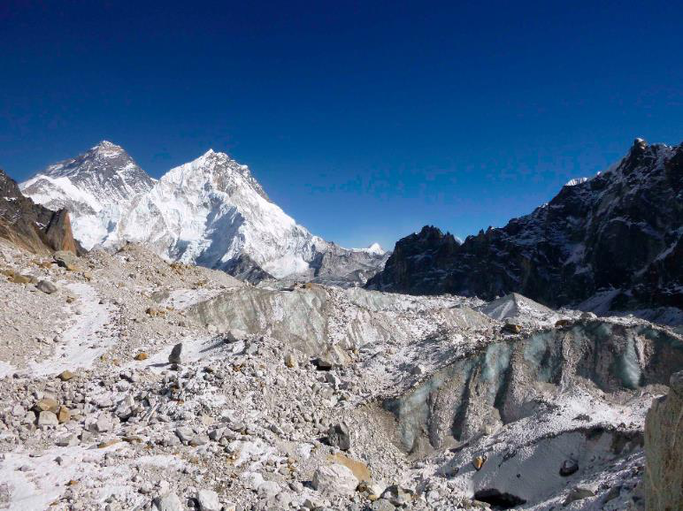 印度喜馬拉雅山區發生重大山難意外，一群正在受訓的登山學員遇到雪崩，當地媒體報導指至少10死、11人失蹤。圖非新聞事發地點。美聯社