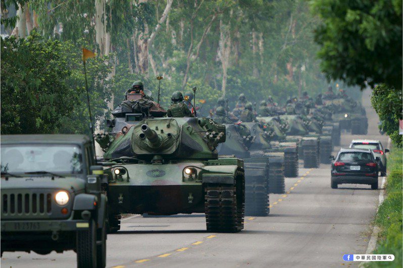 台海局勢升溫，美方關切台灣自我防衛能力，美國防部官員認為台灣應建立「擊殺鏈」。圖為M60A3戰車。圖／金防部提供