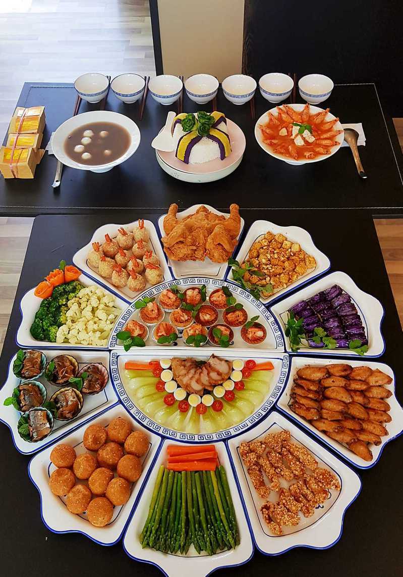 原PO分享重陽節祭祖的料理照片。 圖擷自家常菜