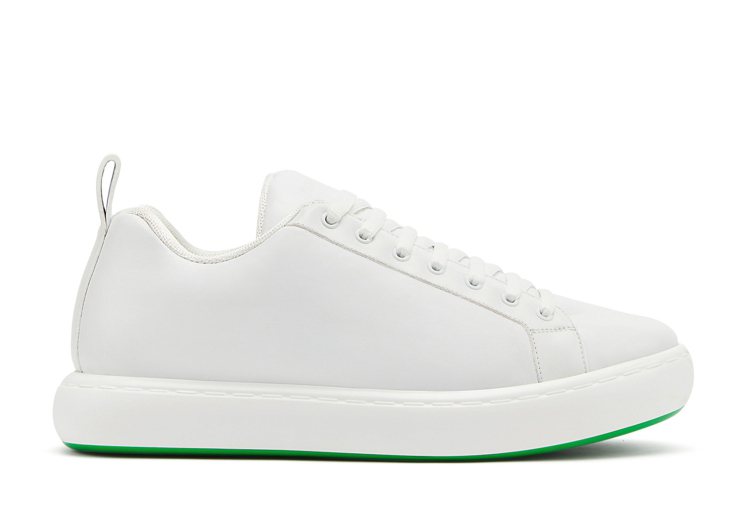 白色鸚鵡綠色底Pillow球鞋，27,600元。圖 / Bottega Vene...